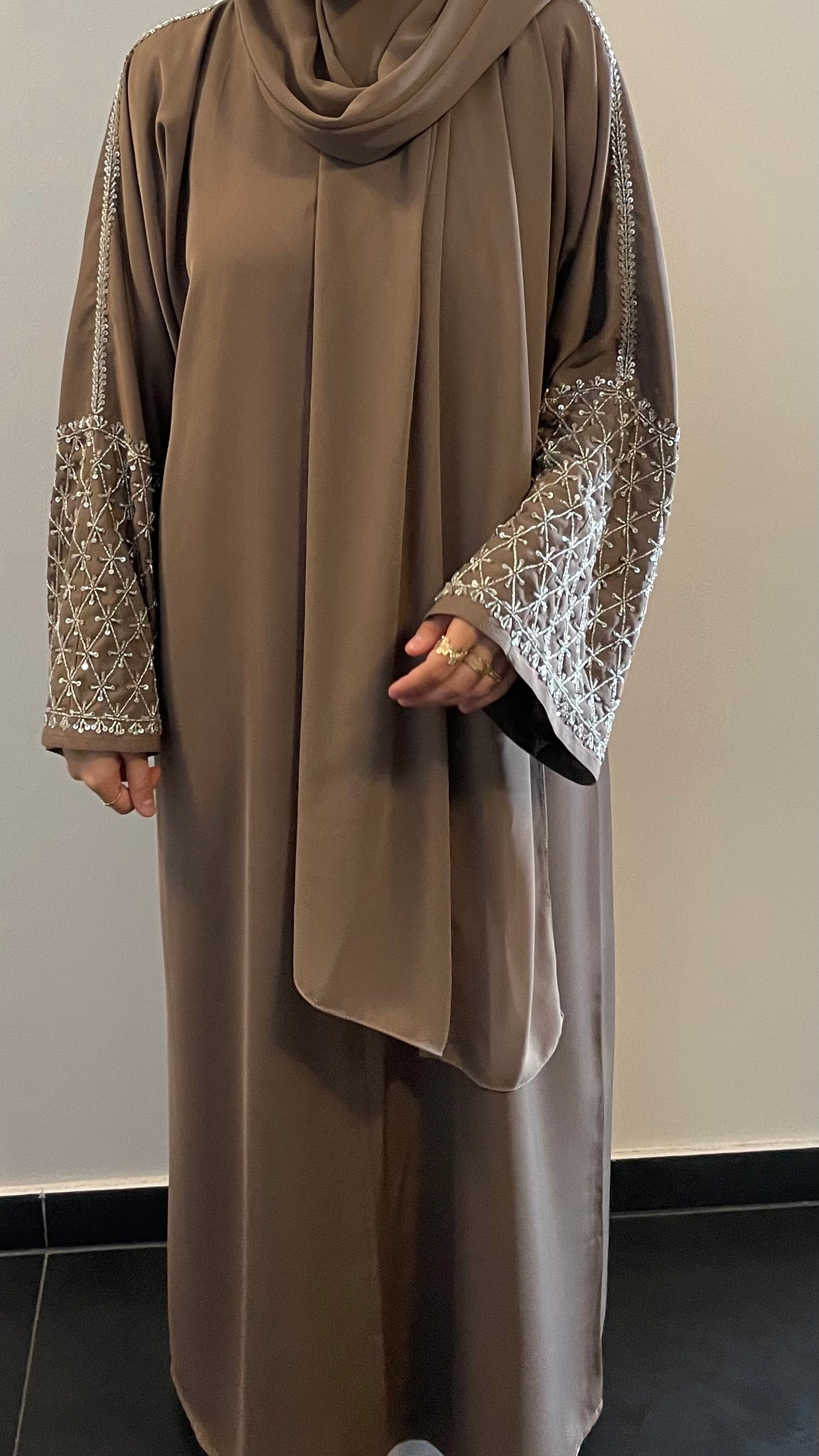 Abaya Albunduq + Unterkleid