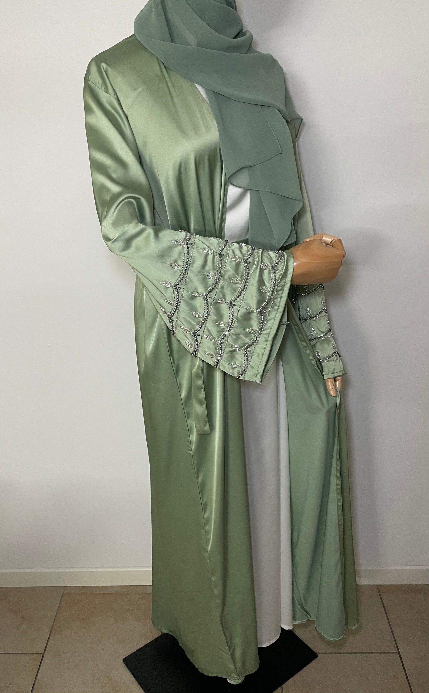 Abaya Alfustuq + Unterkleid