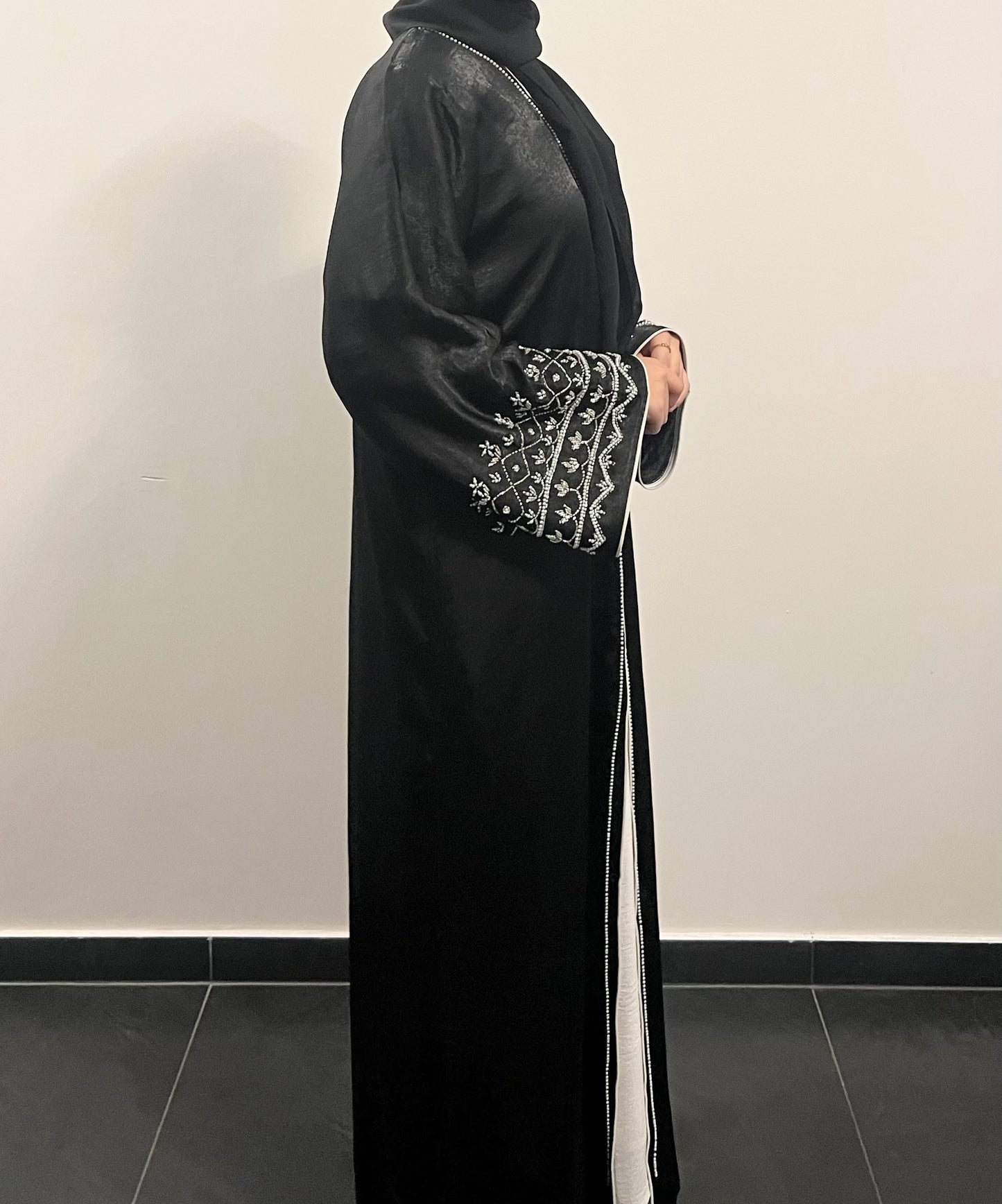 Abaya Laylat + Underdress