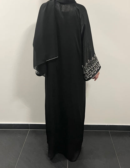 Abaya Laylat + Underdress
