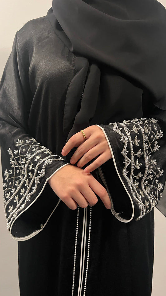 Abaya Laylat + Underdress
